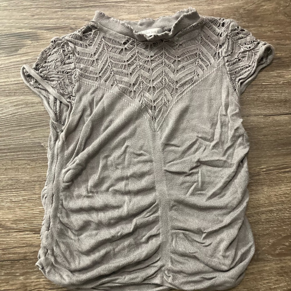 Gray shirt